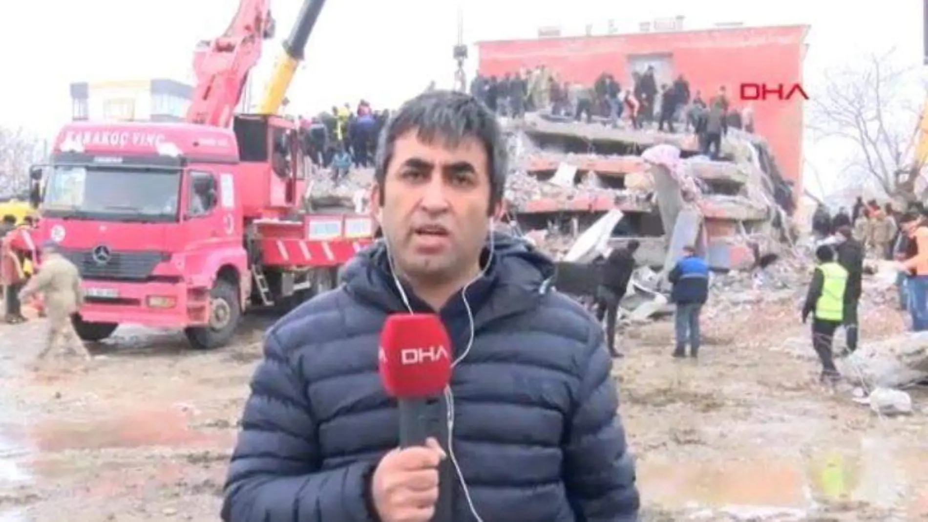 Segundo terremoto en Turquía sorprende a reportero en plena transmisión